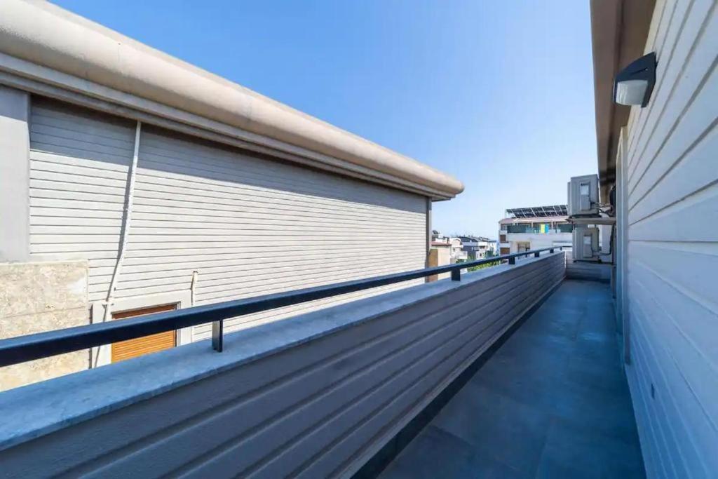 Pomruj Suites Lara Antalya Exterior foto